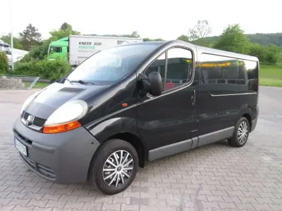 Gebraucht Renault Trafic 82 PS (60 kW) 2004 Schwarz Van / Kleinbus