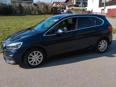 Gebraucht BMW 218 Active Tourer 140 PS (102 kW) 2019 Blau Van / Kleinbus