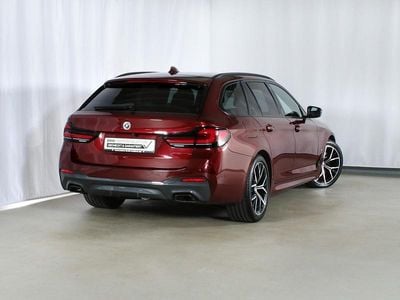 Rot Gebraucht 2022 BMW 530 M Sport Kombi | 44.458 € (Fairer Preis)