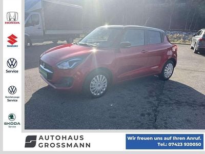 Burning red pearl metallic/ da Gebraucht 2022 Suzuki Swift Comfort+ Kleinwagen | 13.990 € (Fairer Preis)