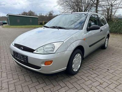Gebraucht Ford Focus Trend 75 PS (55 kW) 2000 Silber Limousine