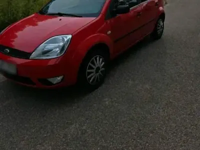 Gebraucht Ford Fiesta 80 PS (58 kW) 2006 Rot Kleinwagen