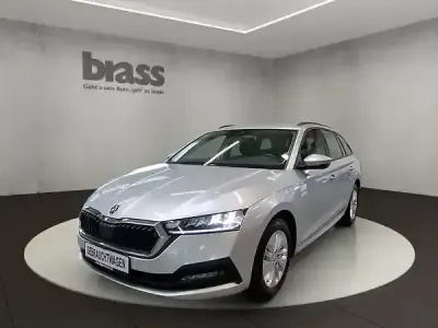 Gebraucht Skoda Octavia Ambition 110 PS (80 kW) 2023 Brillantsilber metallic Kombi