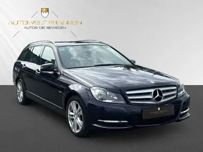 Gebraucht Mercedes C180 156 PS (114 kW) 2012 Blau Limousine