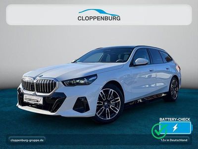 Gebraucht BMW 550e M Sport 489 PS (359 kW) 2025 Alpinweiß uni Kombi