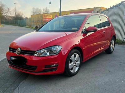 Gebraucht VW Golf VII 85 PS (62 kW) 2014 Rot Limousine