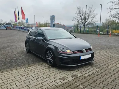 Używany VW Golf VII GTI 230 KM (169 kW) 2016 Szary Sedan/Limuzyna