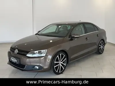 Gebraucht VW Jetta Highline 140 PS (102 kW) 2011 Braun Limousine