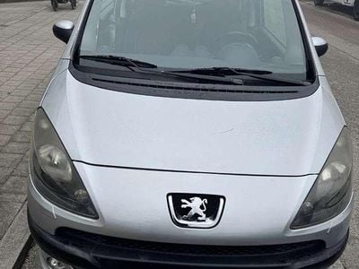 Gebraucht Peugeot 1007 Filou 88 PS (64 kW) 2007 Silber Van / Kleinbus