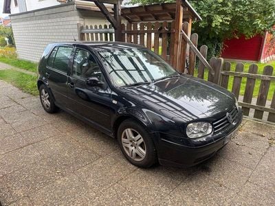 Schwarz Gebraucht 2000 VW Golf IV Kombi | 1.300 € (Fairer Preis)