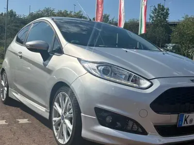 Używany Ford Fiesta ST-Line 125 KM (91 kW) 2013 Srebrny Hatchback