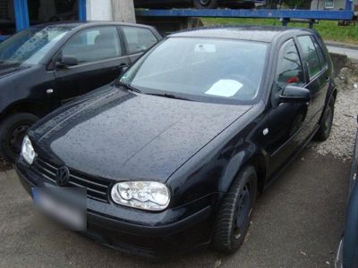 Blau Gebraucht 2002 VW Golf Limousine | 1.490 € (Fairer Preis)