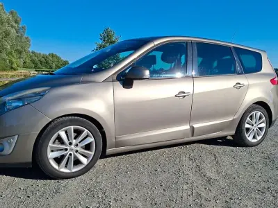 Gebraucht Renault Grand Scénic II Luxe 160 PS (117 kW) 2009 Braun Van / Kleinbus