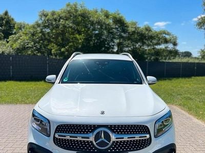 Mercedes GLB180