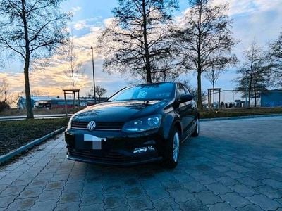 Gebraucht VW Polo 60 PS (44 kW) 2014 Schwarz Limousine