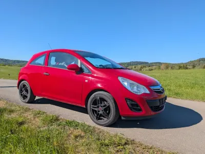 Gebraucht Opel Corsa 70 PS (51 kW) 2012 Rot Kleinwagen