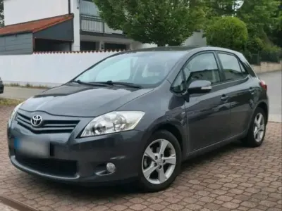 Gebraucht Toyota Auris 99 PS (72 kW) 2012 Grau Kleinwagen