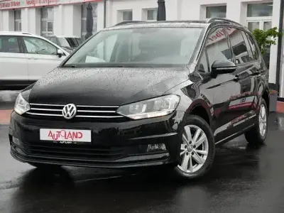 Gebraucht VW Touran Comfortline 150 PS (110 kW) 2020 Schwarz Van / Kleinbus