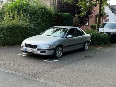 Opel Omega