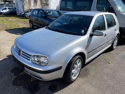 Usata VW Golf IV 90 CV (66 kW) 2003 Argento Berlina