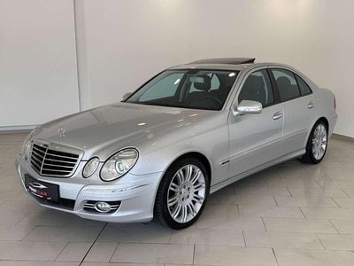 Usata Mercedes E320 Avantgarde 224 CV (164 kW) 2008 Argento Berlina
