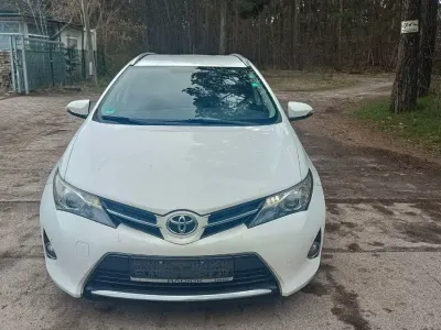 Gebraucht Toyota Auris Touring Sports Edition 90 PS (66 kW) 2015 Weiß Kombi
