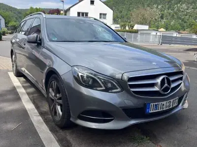 Gebraucht Mercedes E220 Edition 170 PS (125 kW) 2014 Grau Limousine