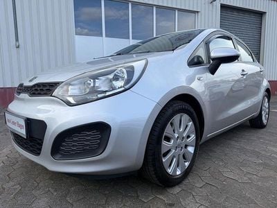 Usata Kia Rio 86 CV (63 kW) 2012 Argento Berlina