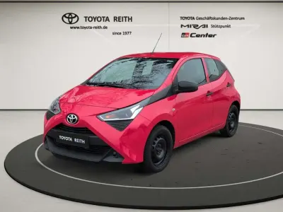 Second-hand Toyota Aygo 72 CP (52 kW) 2021 Roșu Hatchback
