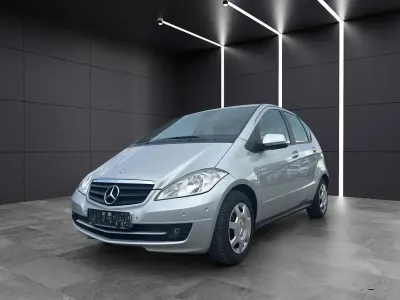 Gebraucht Mercedes A160 95 PS (69 kW) 2012 Silber Kleinwagen
