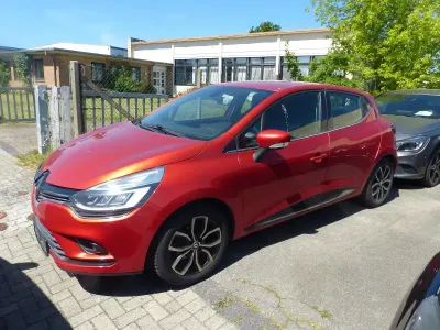Gebraucht Renault Clio 90 PS (66 kW) 2016 Rot Kleinwagen