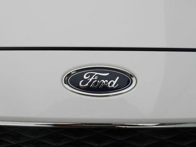 Gebraucht Ford Fiesta Cool & Connect 75 PS (55 kW) 2022 Weiß Kleinwagen