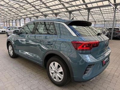 Second-hand VW T-Roc R-line 190 CP (139 kW) 2022 Albastru SUV