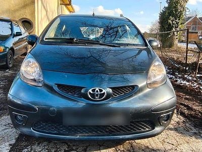 Gebraucht Toyota Aygo 68 PS (50 kW) 2005 Grau Kleinwagen