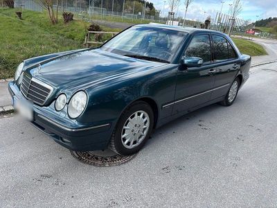 Gebraucht Mercedes E320 Elegance 224 PS (164 kW) 1999 Grün Limousine