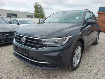 Gebraucht VW Tiguan Life 150 PS (110 kW) 2023 Grau SUV