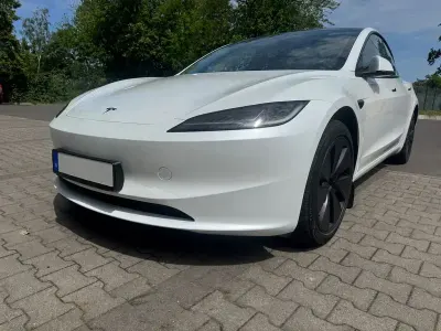Gebraucht Tesla Model 3 RWD 224 kW (305 PS) 2024 Weiß Limousine