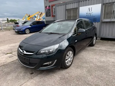 Gebraucht Opel Astra Exklusiv 120 PS (88 kW) 2015 Grün Kombi