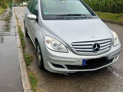 Mercedes B200