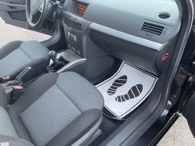 Gebraucht Opel Astra 105 PS (77 kW) 2006 Schwarz Kleinwagen