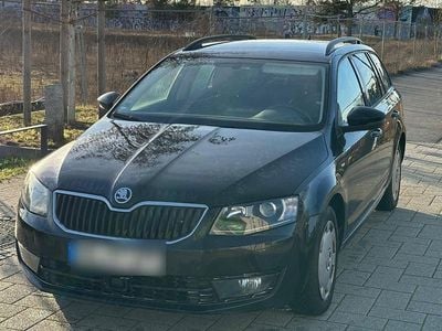 Schwarz Gebraucht 2017 Skoda Octavia Kombi | 10.500 € (Guter Preis)