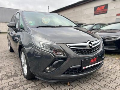 Grau Gebraucht 2013 Opel Zafira Van / Kleinbus | 8.399 € (Fairer Preis)