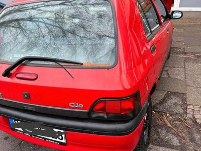 Rot Gebraucht 1996 Renault Clio Kleinwagen | 1.400 €