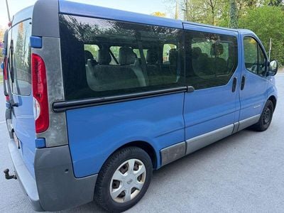 Begagnad Renault Trafic 114 HK (83 kW) 2011 Blå Minibuss