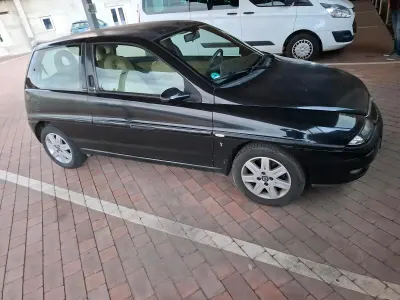 Gebraucht Lancia Ypsilon 80 PS (58 kW) 2003 Schwarz Kleinwagen