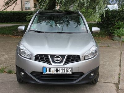 Gebraucht Nissan Qashqai I-Way 192 PS (141 kW) 2010 Silber metallic SUV