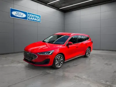Gebraucht Ford Focus Titanium 155 PS (114 kW) 2026 Rot Limousine