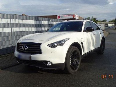 Infiniti QX70