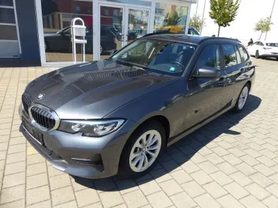 Gebraucht BMW 320 Advantage 190 PS (139 kW) 2019 Grau Kombi