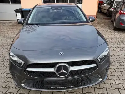 Gebraucht Mercedes A200 150 PS (110 kW) 2020 Grau Limousine
